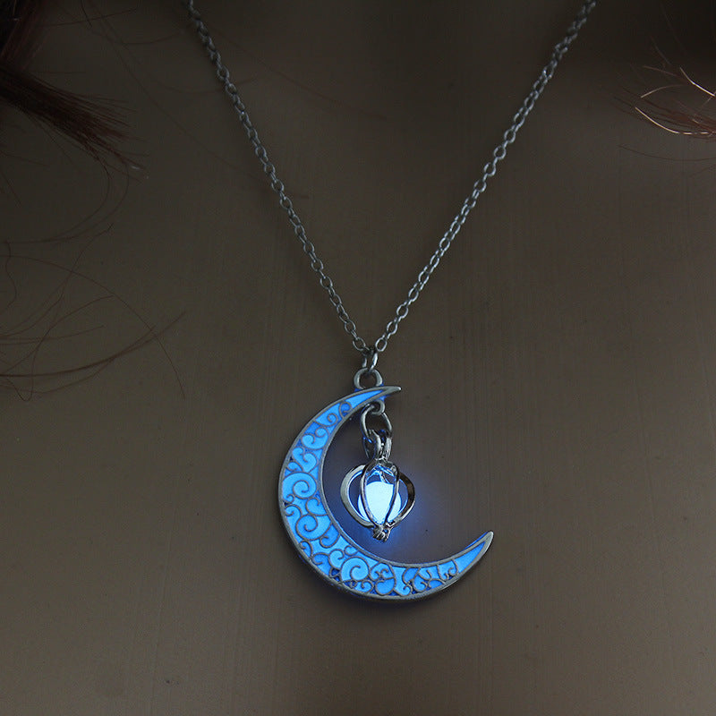 Glowing Pendant Silver Plated Chain Necklace, Valdore