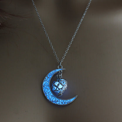 Glowing Pendant Silver Plated Chain Necklace, Valdore