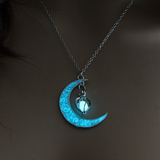 Glowing Pendant Silver Plated Chain Necklace, Valdore