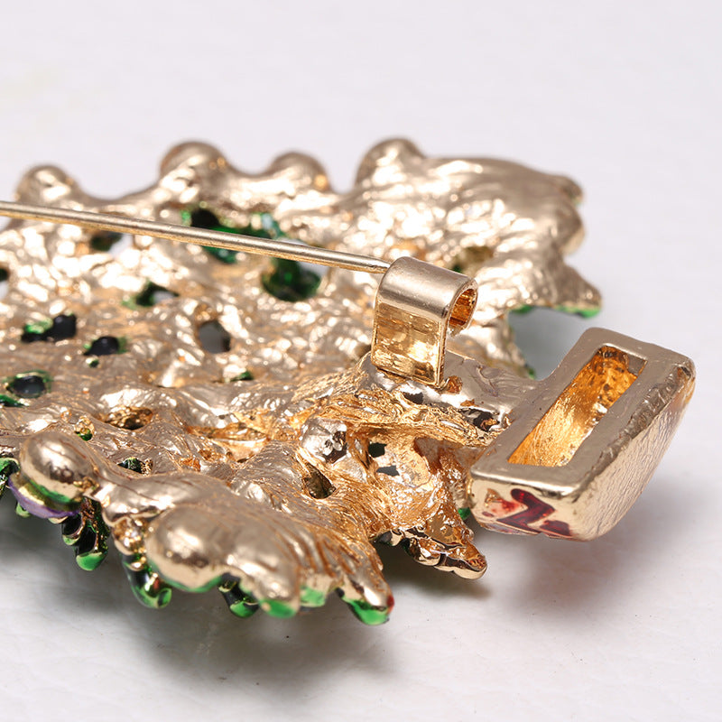 Christmas tree brooch, Valdore