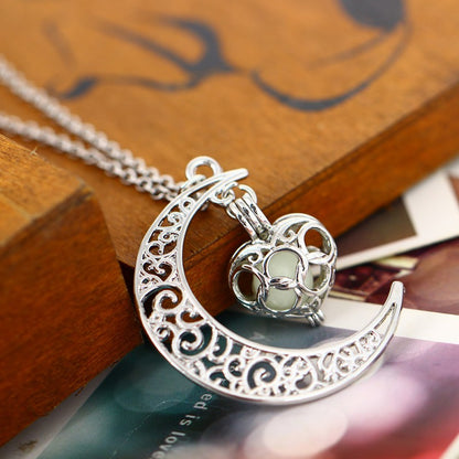 Glowing Pendant Silver Plated Chain Necklace, Valdore