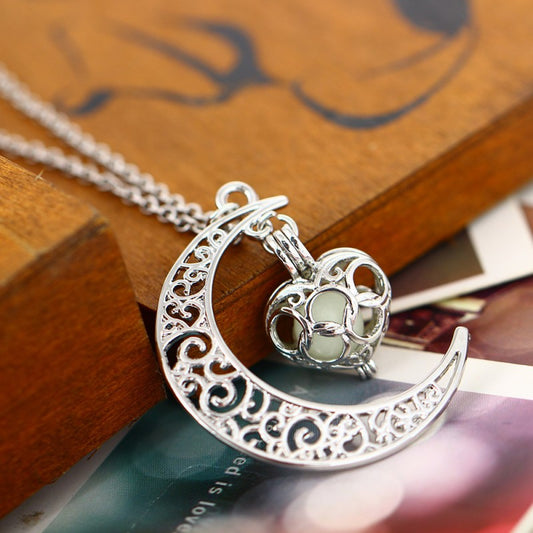 Glowing Pendant Silver Plated Chain Necklace, Valdore