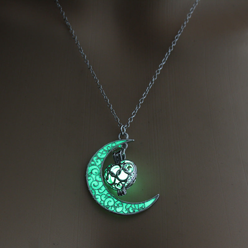 Glowing Pendant Silver Plated Chain Necklace, Valdore